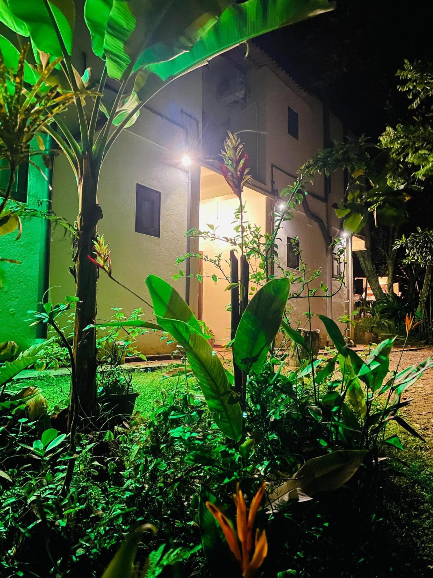 Sky Mountain Cafe With Seaview Bed & Breakfast Weligama Exterior photo