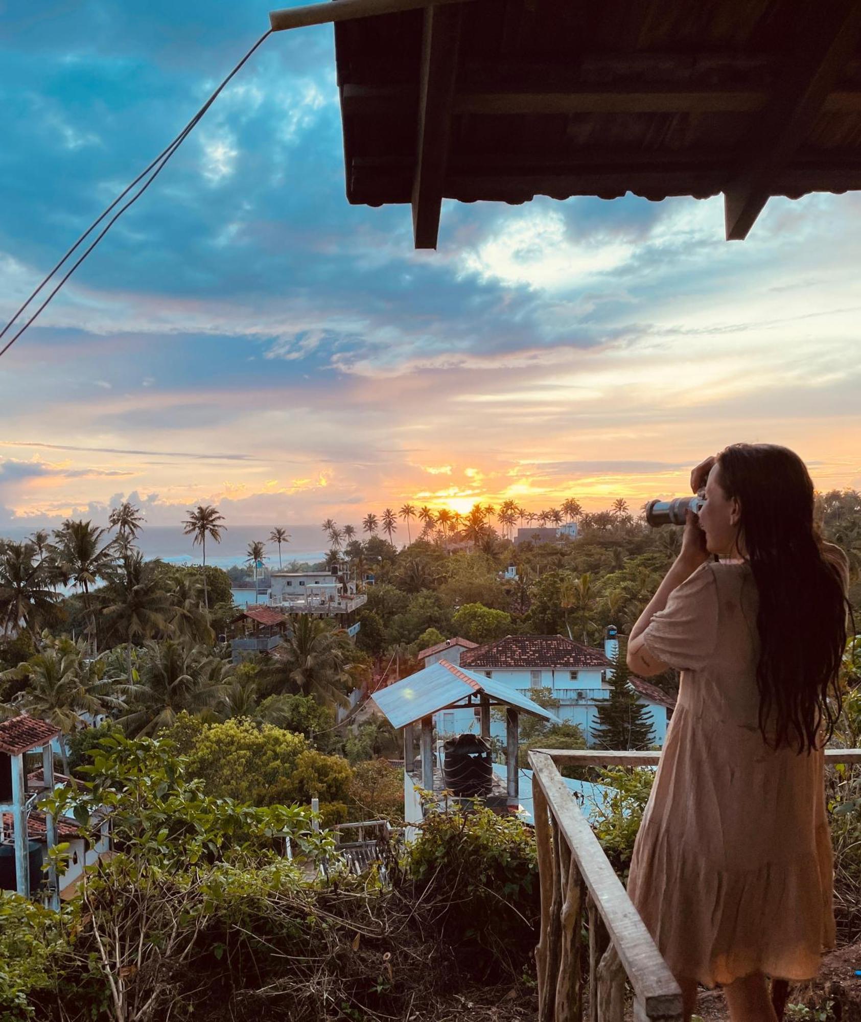 Sky Mountain Cafe With Seaview Bed & Breakfast Weligama Exterior photo
