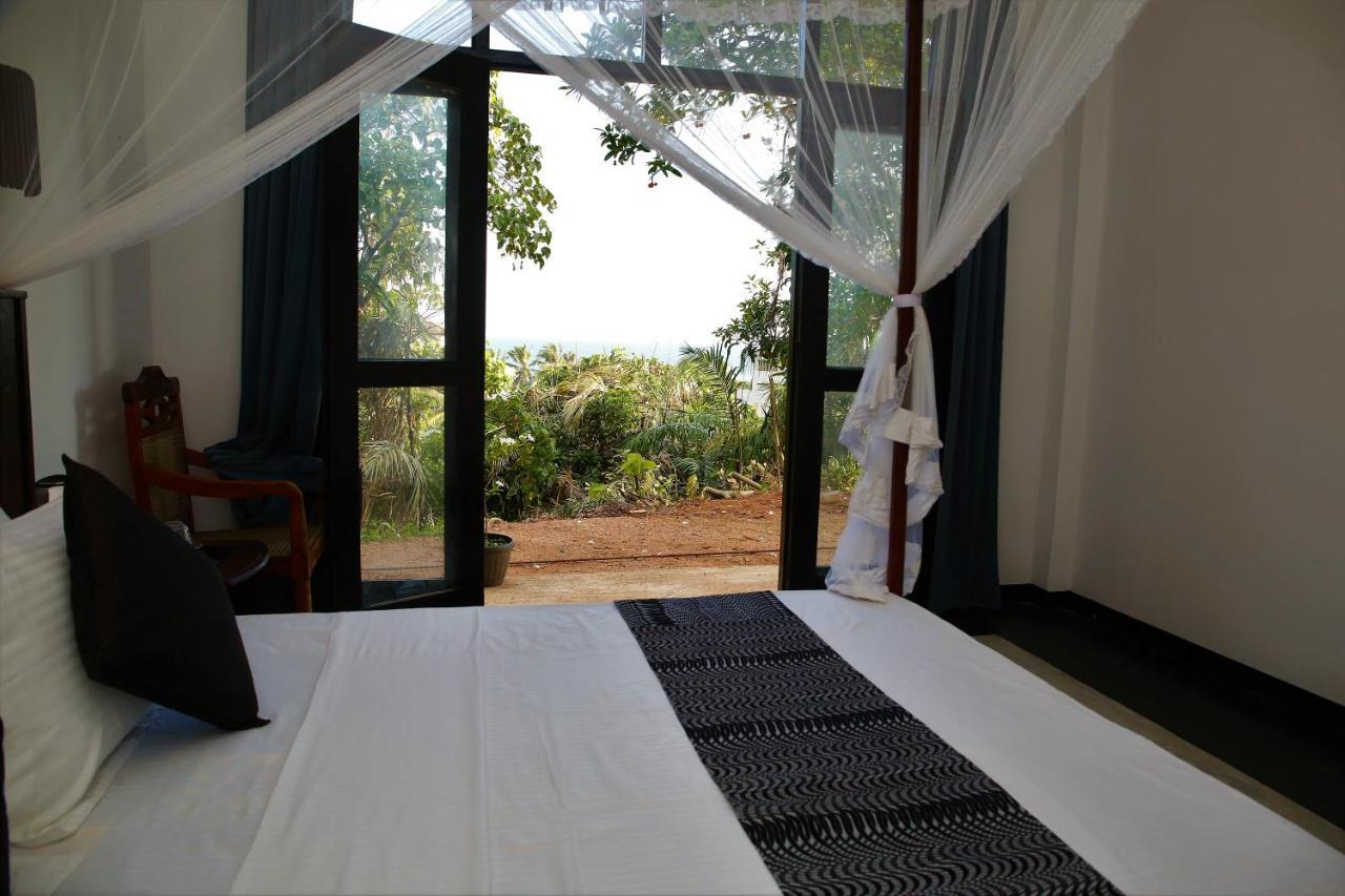 Sky Mountain Cafe With Seaview Bed & Breakfast Weligama Exterior photo